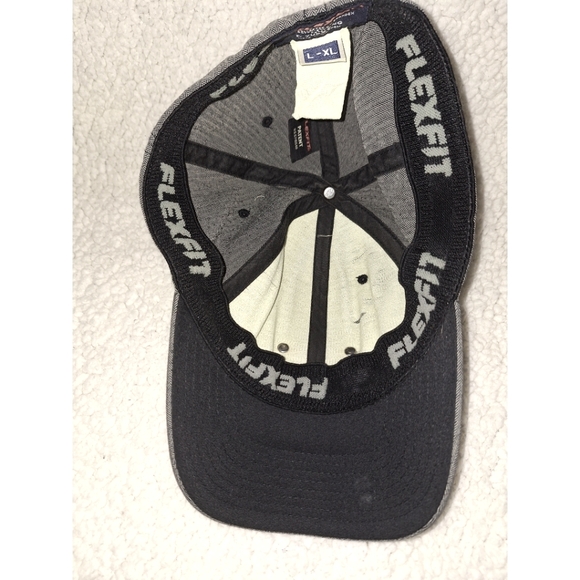 Oakley | Flex-Fit Cap in Grey - Picture 6 of 10